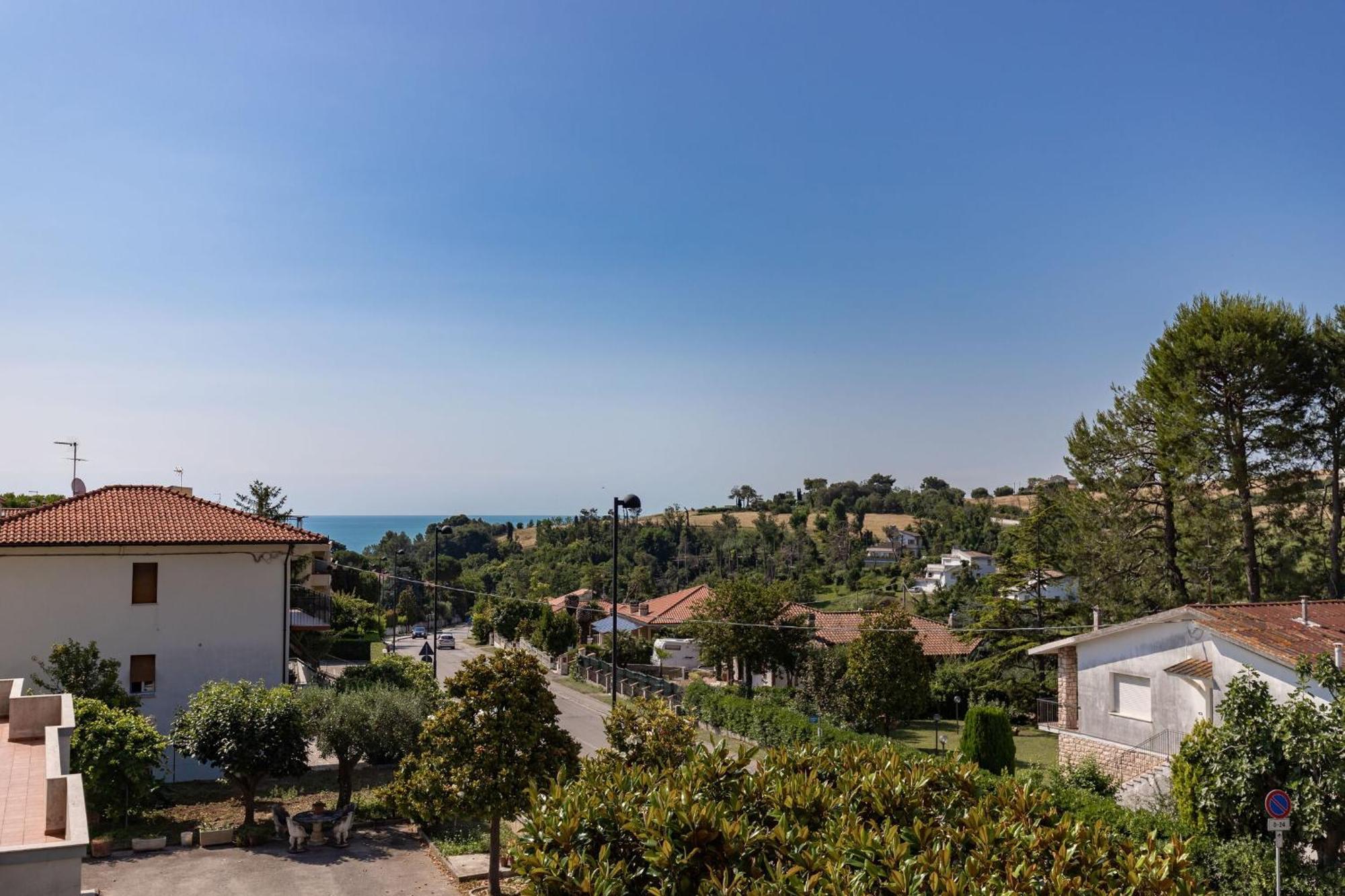 Italian Experience-Numana Suite Parking & Beach Exterior photo